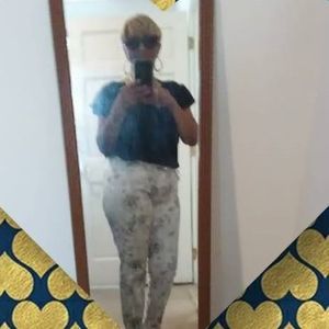 Meet your Posher, Gladys